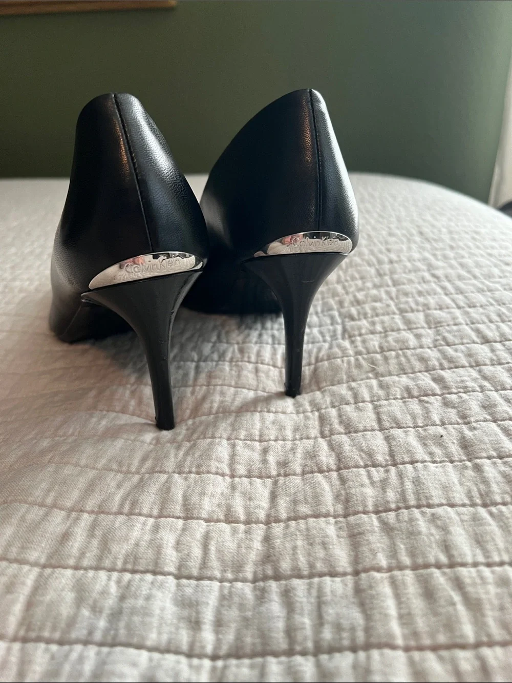 Calvin Klein Black Pointed Leather Heel Pumps